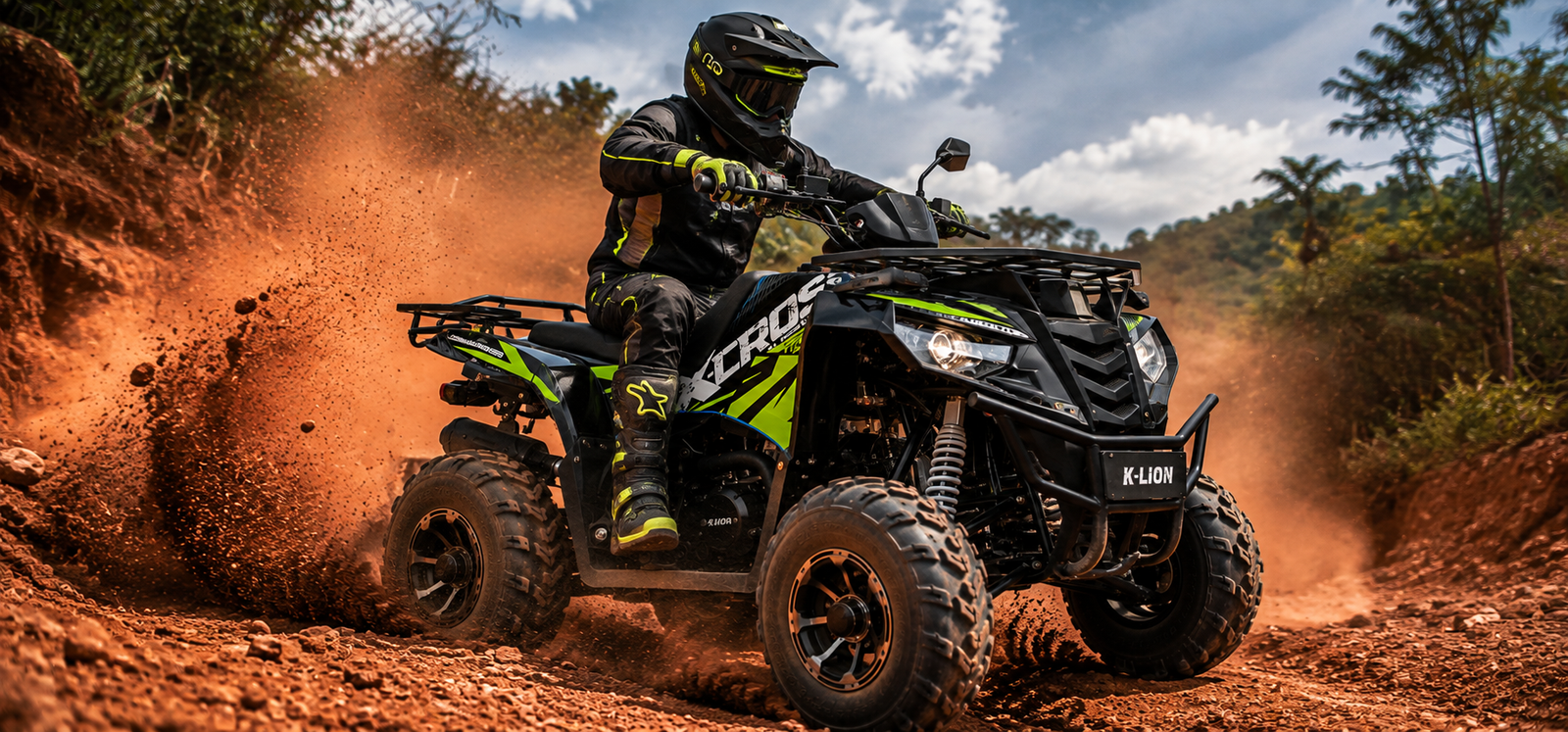 K-LION Commander 150 X-Cross ATV สีดำ-เขียวมะนาว วิ่งลุยเส้นทางดินแดงพร้อมฝุ่นฟุ้ง